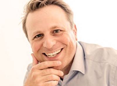 Du siehst ein Portraitbild von Joël Rouiller, Cranio-Dozent; das Bild ist zur Verfügung gestellt.